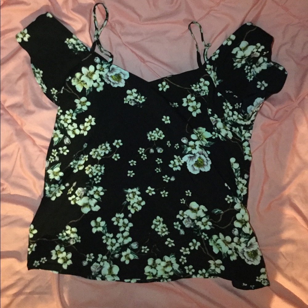 Forever 21 floral Shirt Size Small